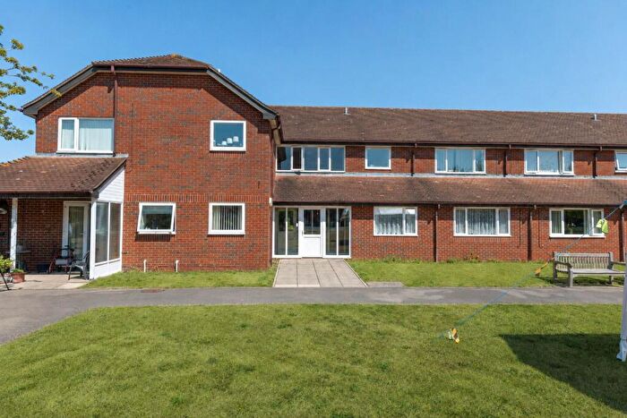 2 Bedroom Apartment For Sale In Ruskin Court, Newport Pagnell, Buckinghamshire, MK16