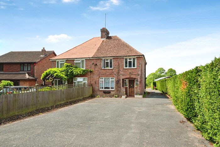 3 Bedroom Semi-Detached House For Sale In London Road, Hurst Green, Etchingham, East Sussex, TN19