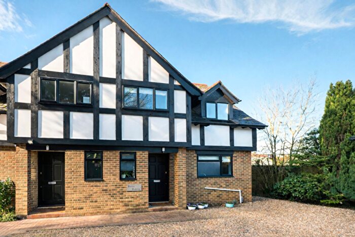3 Bedroom Cottage For Sale In Lyndhurst Road, Brockenhurst, Hampshire, SO42