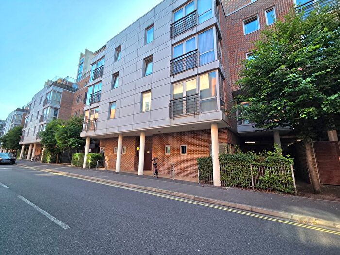 Studio To Rent In Cross Street, Portsmouth, PO1
