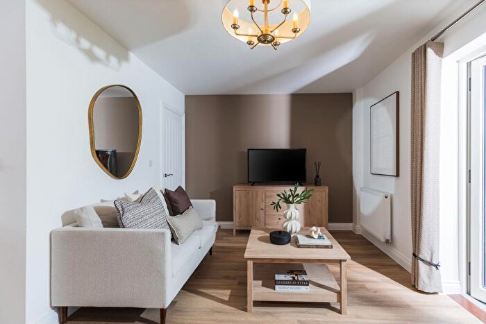 1 Bedroom Flat For Sale In The Canopies, Abingdon, OX14