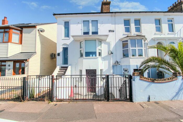 Restaurant Retail Property / Shop To Rent In Eastern Esplanade, Southend-On-Sea, SS1