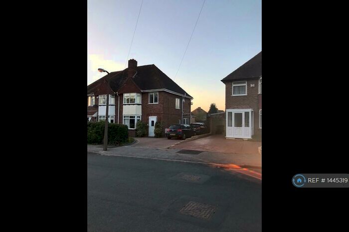 3 Bedroom Semi-Detached House To Rent In Knightsbridge Road, Solihull, B92