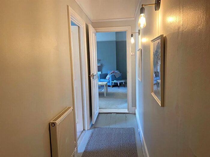 2 Bedroom Flat For Sale In Heavitree Park, Heavitree, Exeter, EX1