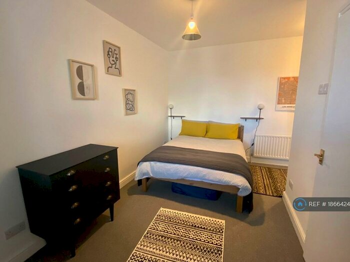 3 Bedroom Flat To Rent In Alpha House, Ilfracombe, EX34