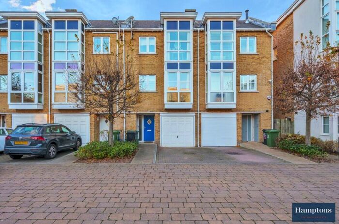 3 Bedroom Town House To Rent In Revere Way, Epsom, KT19