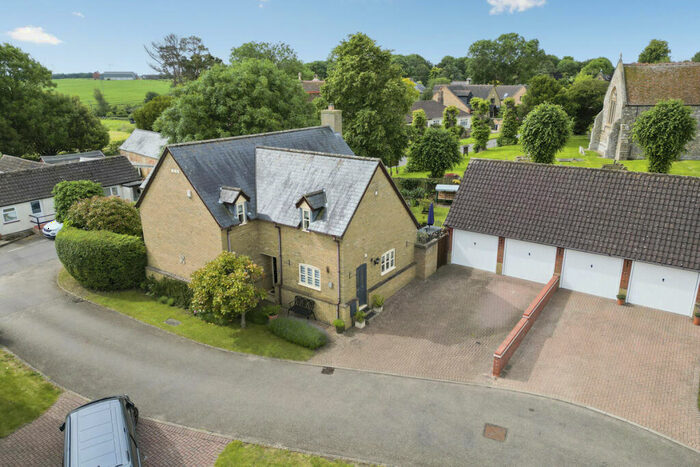 4 Bedroom Detached House For Sale In Bream Close, Buckworth, PE28