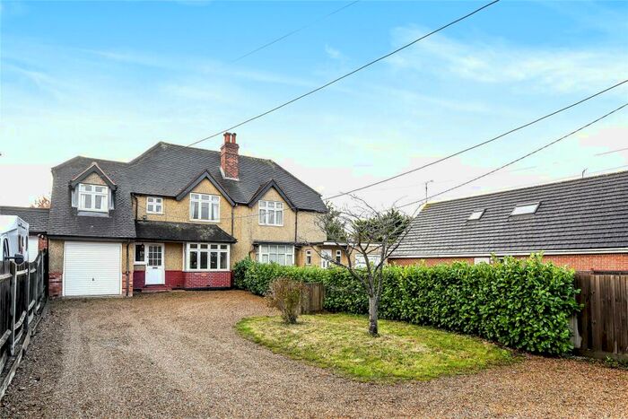 3 Bedroom Semi-Detached House To Rent In Reading Road, Winnersh, Wokingham, Berkshire, RG41