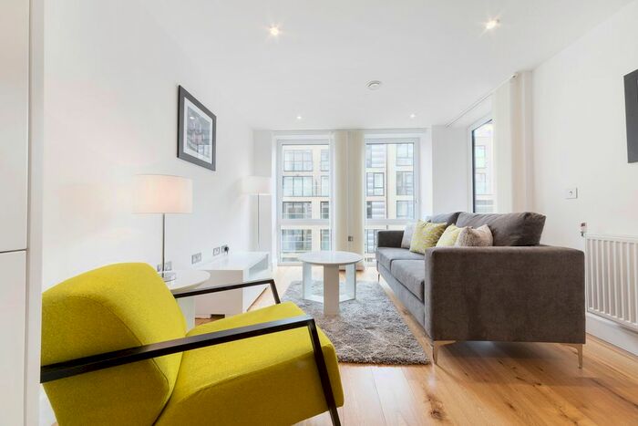 2 Bedroom Flat To Rent In West Court, Grove Place, Eltham, London, SE9