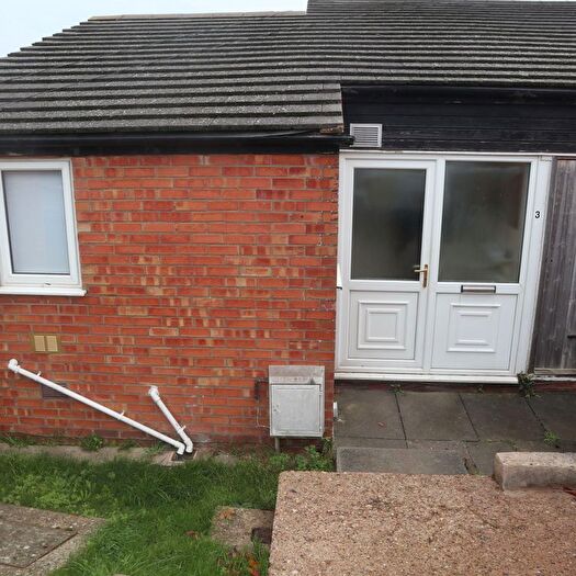 3 Bedroom Semi Detached House To Rent In Bretton Close, Leicester, LE4