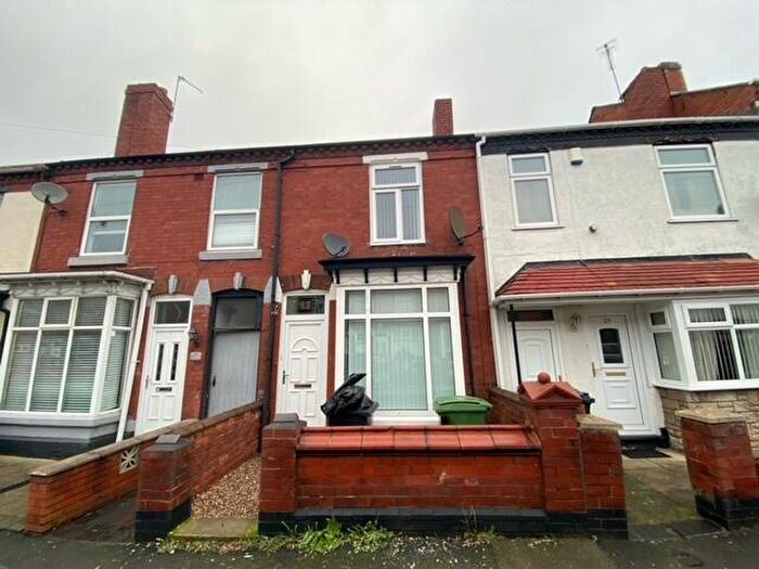 3 Bedroom House To Rent In Green Lane, Halesowen, B62