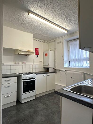 4 Bedroom Flat To Rent In Wallwood Street, London, E14