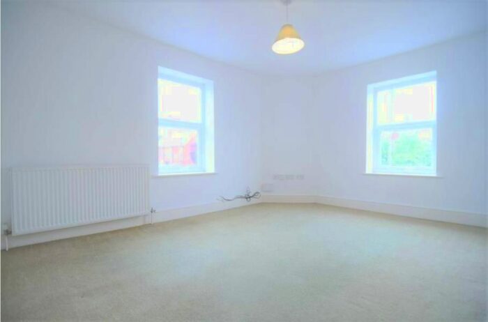 2 Bedroom Flat To Rent In Queens Road, Farnborough GU14