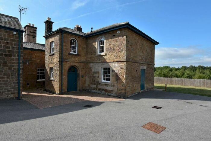 2 Bedroom Property To Rent In Cavendish Place, Barrow Hill, Chesterfield, S43