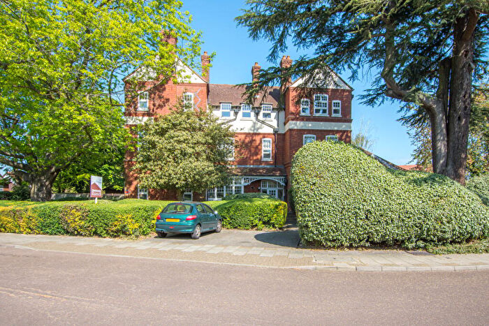 2 Bedroom Flat For Sale In Acacia Way, Sidcup, DA15