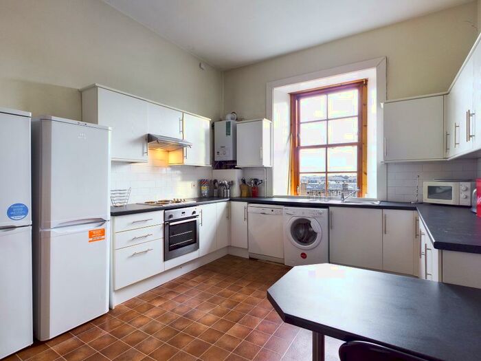4 Bedroom Flat To Rent In East Claremont Street, New Town, Edinburgh, EH7