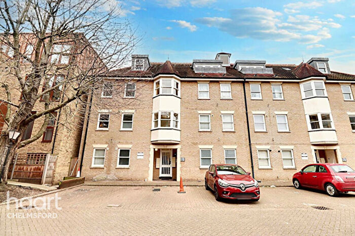 2 Bedroom Apartment For Sale In Cathedral Walk, Chelmsford, CM1