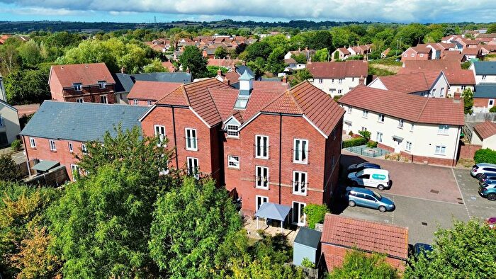 2 Bedroom Flat For Sale In Canal View, Bathpool, TA2