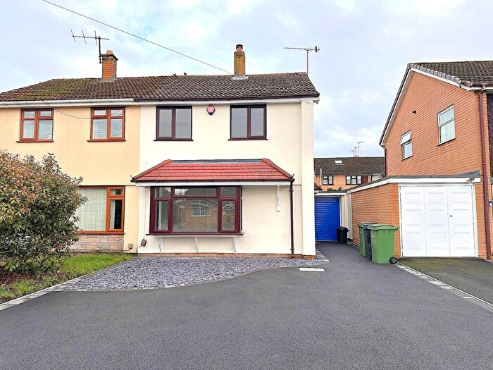 3 Bedroom Semi Detached House To Rent In Rugby Road, Stourbridge, DY8