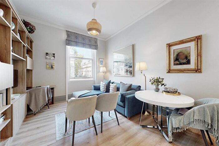 2 Bedroom Flat To Rent In Gloucester Road, London, SW7
