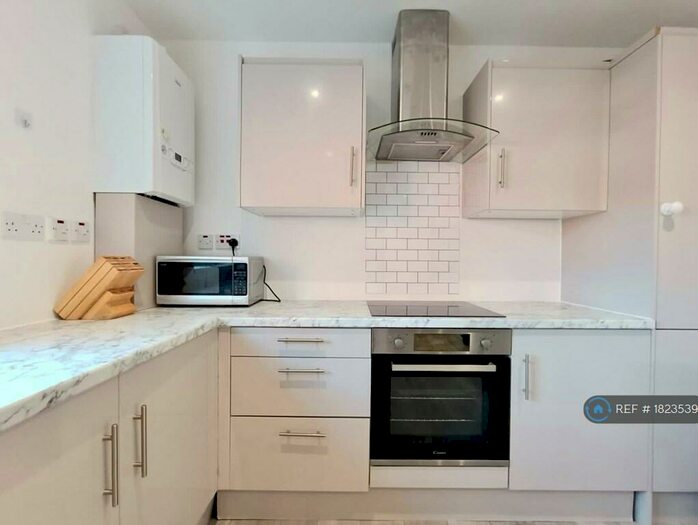 2 Bedroom Terraced House To Rent In Willow Road, New Malden, KT3