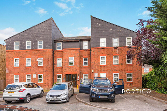 4 Bedroom Maisonette To Rent In Bowes Park, N22
