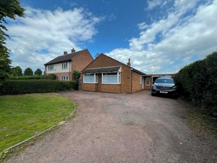 3 Bedroom Detached House To Rent In Alcester Road, Studley, B80