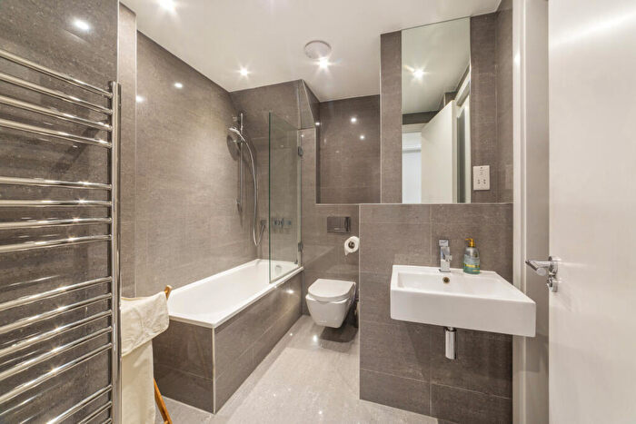 1 Bedroom Flat For Sale In Fortess Road, Kentish Town, NW5