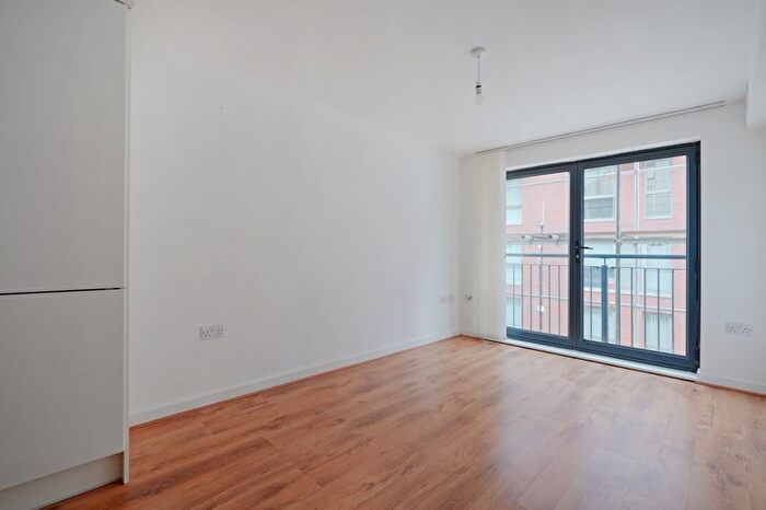 1 Bedroom Flat To Rent In City Towers, Watery Street, Sheffield, S3
