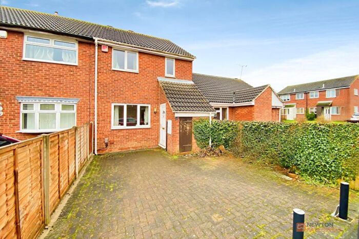 3 Bedroom Town House For Sale In Brackenfield Way, Thurmaston, LE4