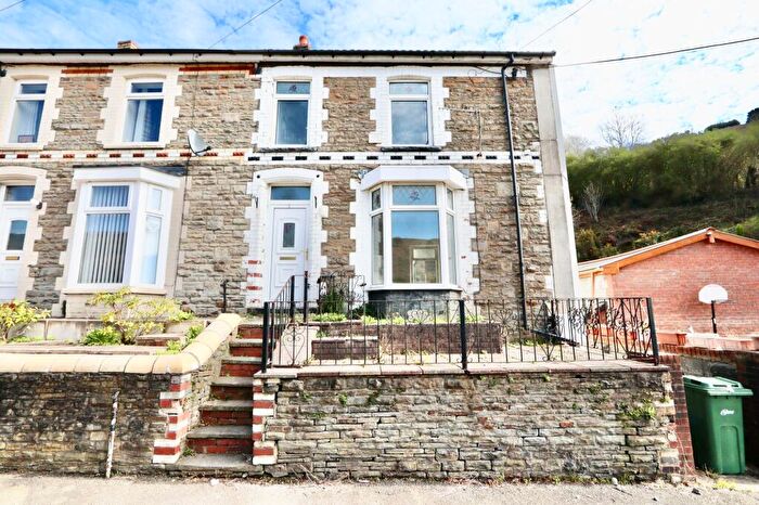 3 Bedroom End Of Terrace House To Rent In Queens Road, Elliots Town, NP24