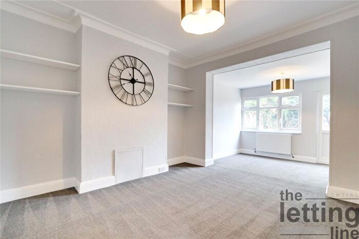 3 Bedroom Semi-Detached House To Rent In Graeme Road, Enfield, Middlesex, EN1