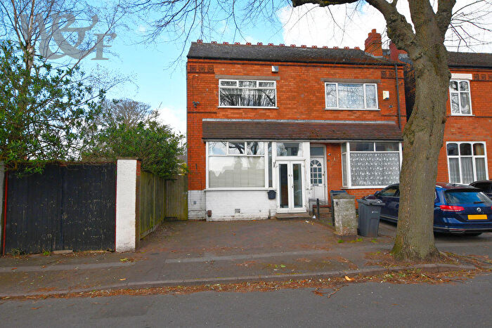 3 Bedroom Semi Detached House For Sale In Norfolk Road, Birmingham, B23