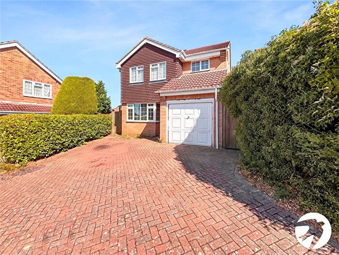 4 Bedroom Detached House To Rent In Knights Ridge, Orpington, BR6