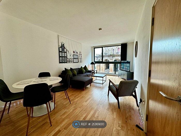 2 Bedroom Flat To Rent In Crown Street, Leeds, LS2