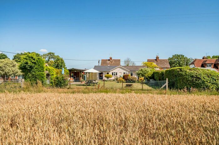 2 Bedroom Bungalow For Sale In Durbans Road, Wisborough Green, West Sussex, RH14