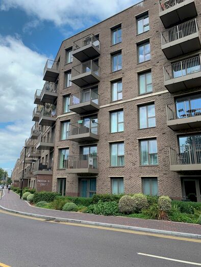 2 Bedroom Flat To Rent In Ferdinand Court Adenmore Road, Catford, SE6