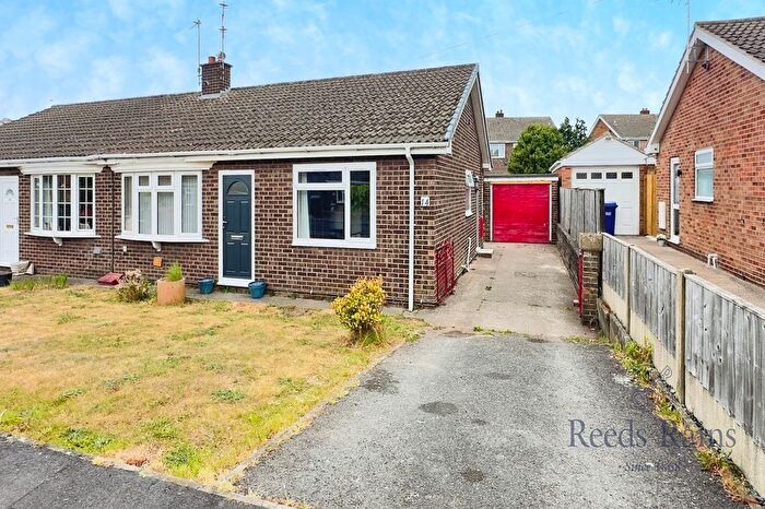 2 Bedroom Bungalow For Sale In Croft Road, Camblesforth, Selby, North Yorkshire, YO8
