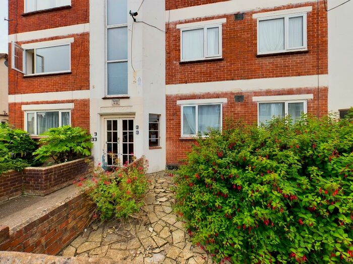 2 Bedroom Flat To Rent In London Road, North End, Portsmouth, PO2