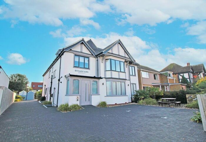 3 Bedroom Apartment To Rent In Gladstone Road, Broadstairs, CT10