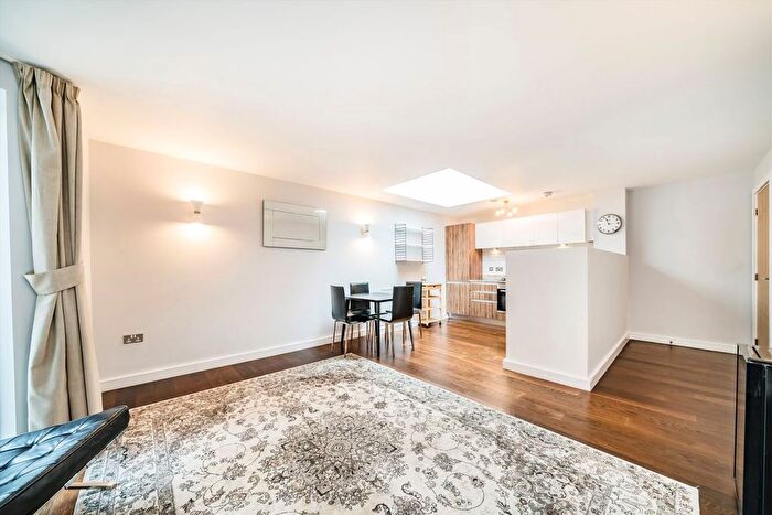 2 Bedroom Flat To Rent In Morton Road, London, N1