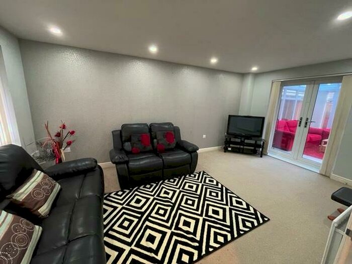 3 Bedroom House To Rent In Bartley Wilson Way, Cardiff, CF11