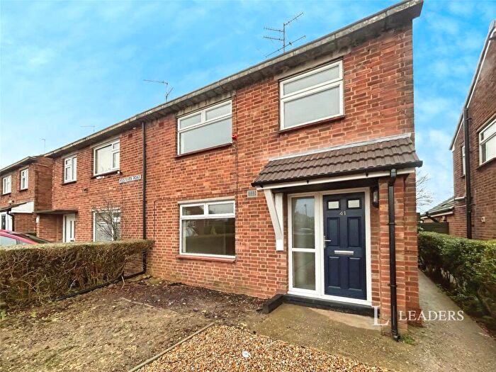 3 Bedroom Semi-Detached House To Rent In Kesteven Road, Stamford, PE9