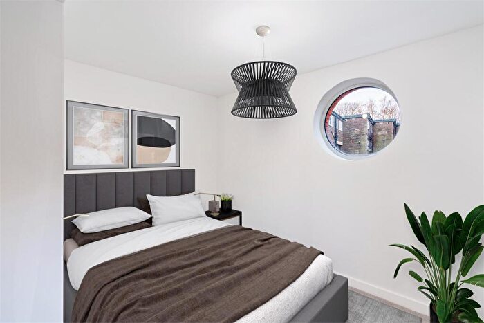 2 Bedroom Apartment To Rent In Brand New Two Bed Apartment - Headingley, LS6