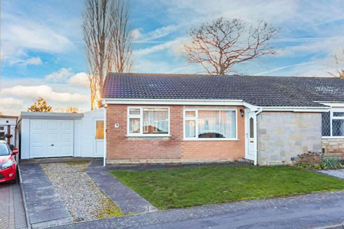2 Bedroom Semi-Detached Bungalow For Sale In Ulverscroft Way, Markfield, LE67