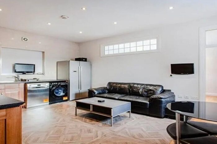 4 Bedroom Flat To Rent In Camden Road, London, N7
