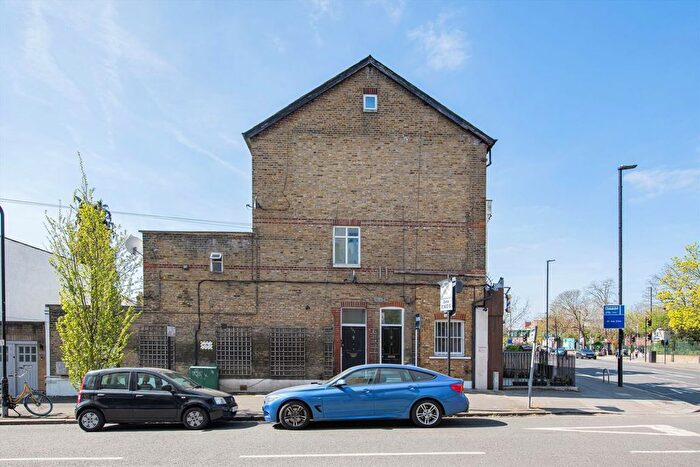 2 Bedroom Flat To Rent In The Vale, Acton, W3