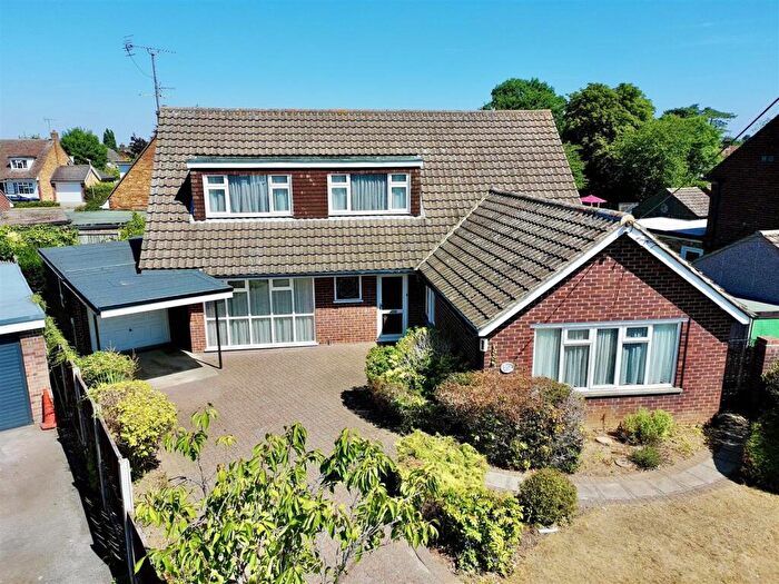 4 Bedroom Detached House For Sale In Ongar Road, Writtle, Chelmsford, CM1