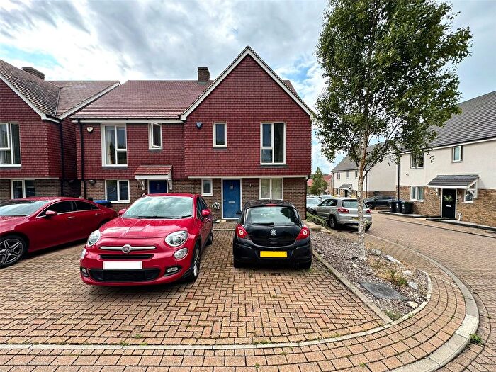 3 Bedroom Semi-Detached House To Rent In Nursery Rise, Waltham Abbey, EN9