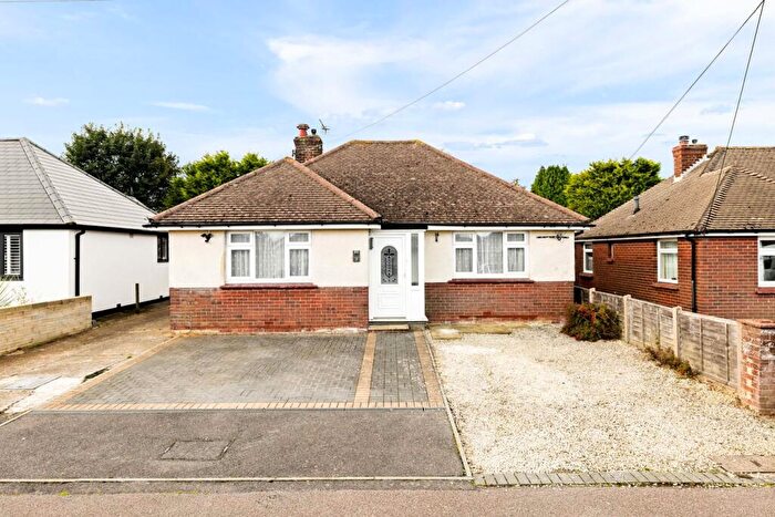 4 Bedroom Detached Bungalow To Rent In Avondale Road, Capel-le-Ferne, Folkestone, CT18
